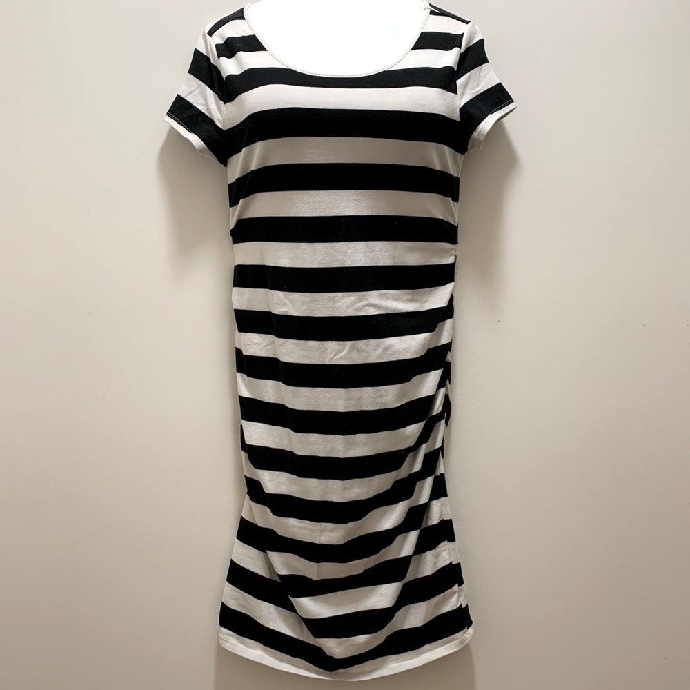 Isabel Maternity by Ingrid and Isabel Black and White Stripped Dress Size M